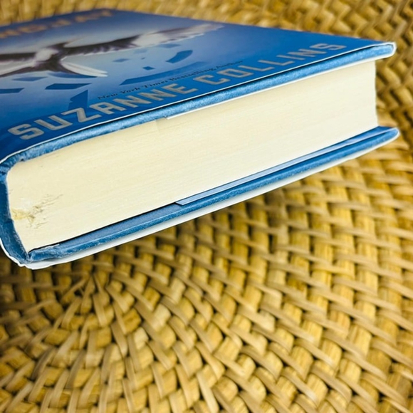 Mockingjay - First Edition Hardcover - Fantasy Fiction Book - Picture 11 of 13